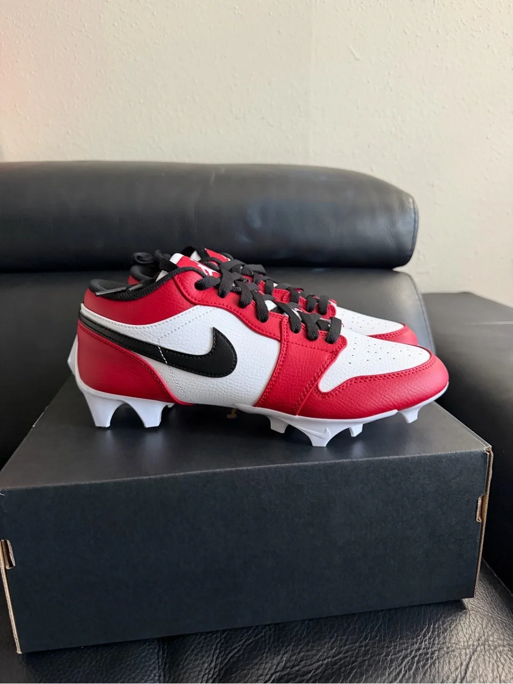 Jordan 1 Low TD Chicago Football Cleats Men’s 8.5 FJ6245-106 Red White Black